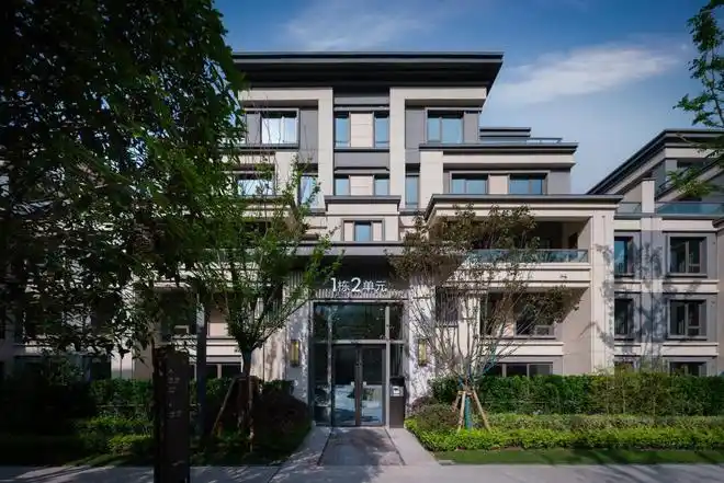 龙湖·嘉天下中庭楼尊,阅见城市的墅|别墅|公园_网易房产