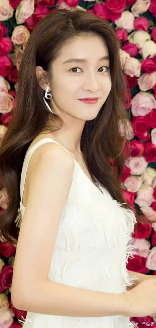 40张美图:25岁张雪迎,写真大片撩人不靠尺度靠气质