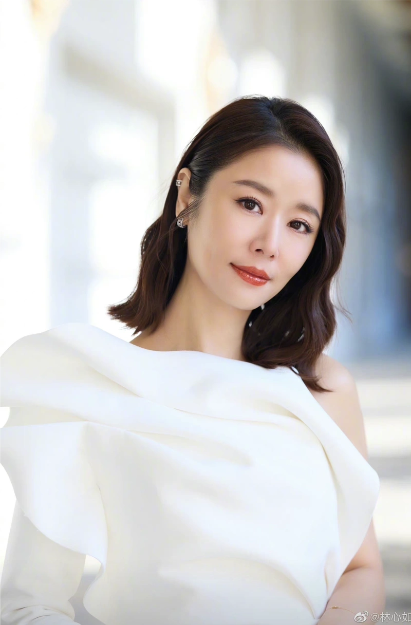 林心如小女儿照片首次曝光,本人发文怒斥:尊重隐私很难吗?