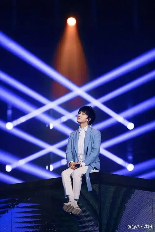 这个从《中国好声音》里飞出来的小鸟,不仅会唱歌,还会用歌声给你画一