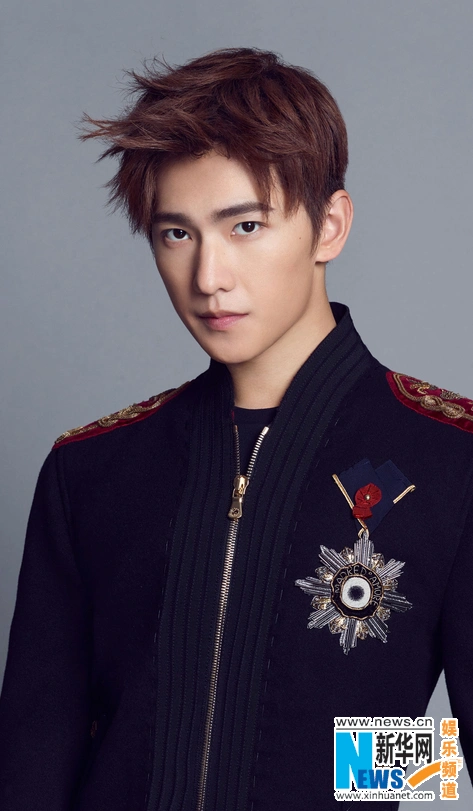 杨洋回归湖南卫视跨年晚会 超炫视觉加酷帅舞姿