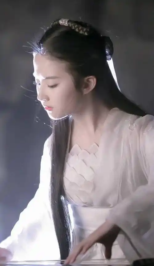 谦逊美丽,刘亦菲每一刻都美的大方得体,神采奕奕_美人_小龙女_那朵