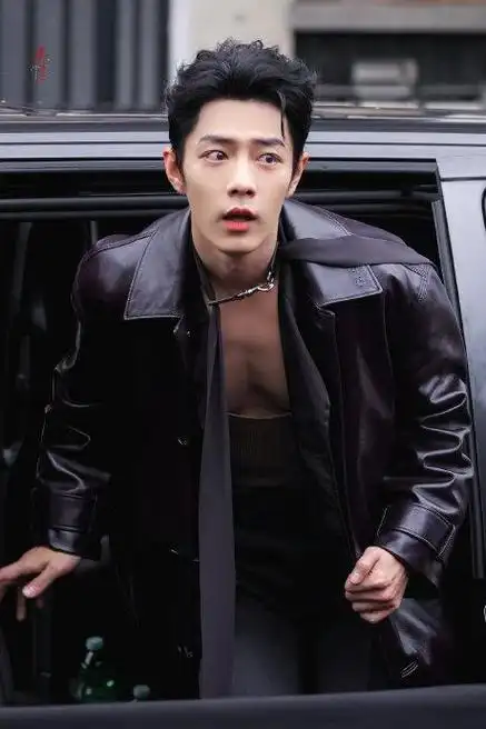 肖战的胸肌和脖子上的青筋,又幸福了虾姐们