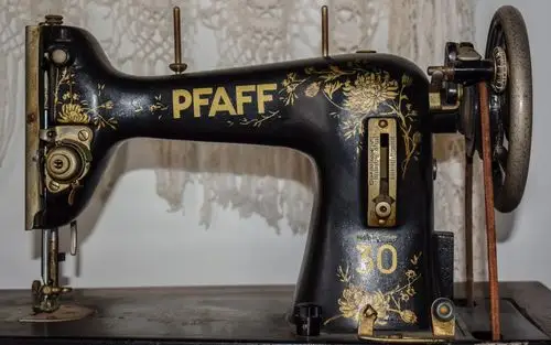 > || 更新时间:2019-01-11 颜色分 黄色 关键词:  复古 缝纫机 复古