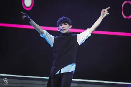 王源20160806北京三周年见面会 cr:@王源骑士站royal-knights