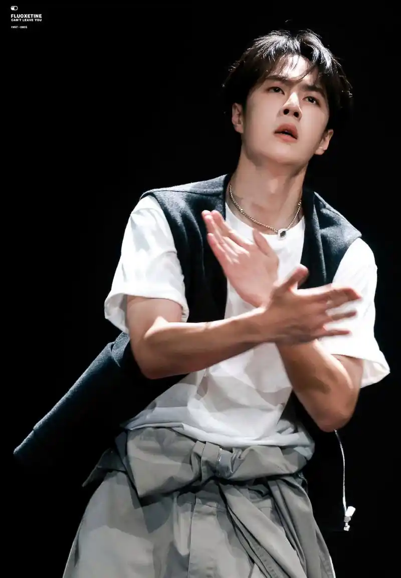 王一博2023乐华家族演唱会#  乐华家族演唱会王一博惊艳全场,粉丝