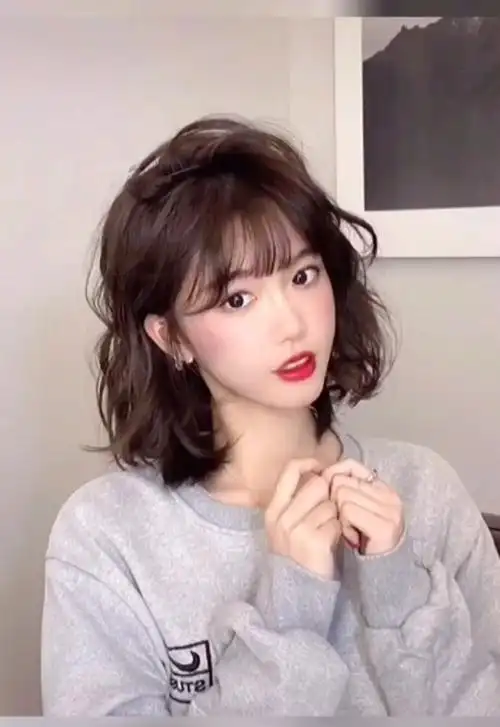 短发慵懒风气垫烫,温柔百搭,在家随意吹干即可出门#东田烫发#蛋卷头