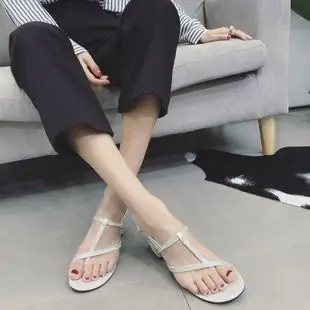 2018新款百搭夹趾夹脚凉鞋女夏露趾20岁女生高跟鞋粗跟一字扣单鞋