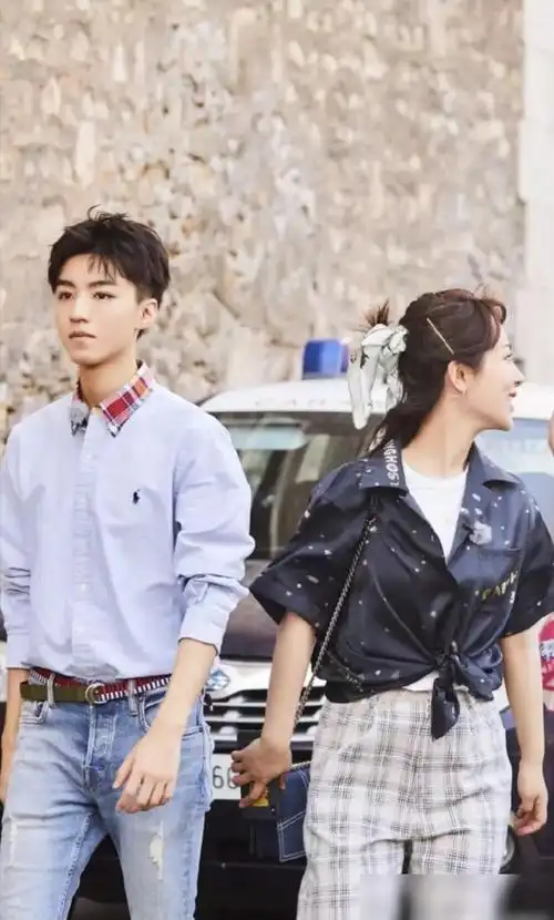 马思纯模仿王俊凯说四川话三个字就能让她笑趴姐弟关系真好