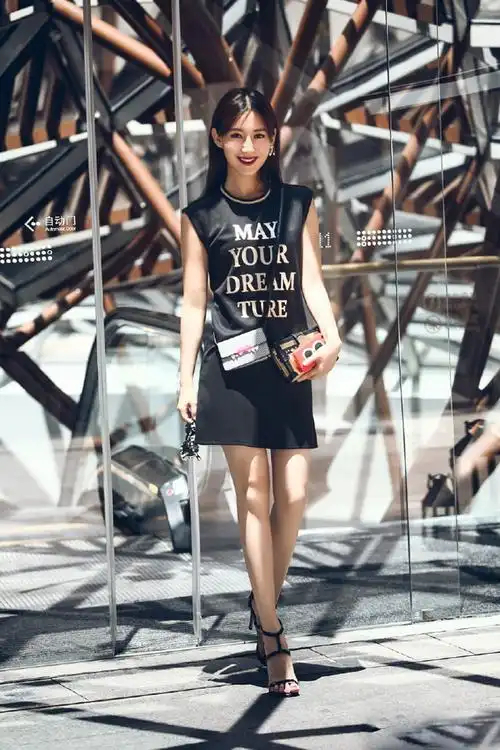 苏青时尚潮流夏日街拍高清图片[4/6]_明星_美桌网