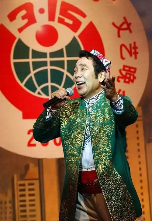 新疆歌王克里木:《达坂城的姑娘》收获爱情,用汉语唱维吾尔族歌