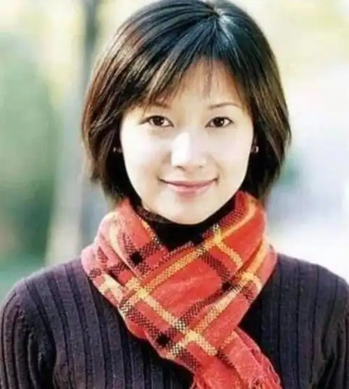 人前正经人后疯狂背后讨好大佬抱腿上位的4位京圈女神现形记