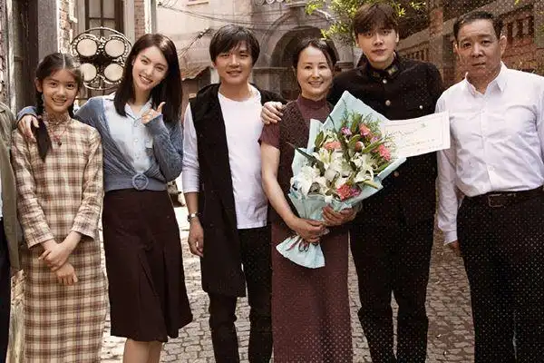 年代剧隐秘而伟大讲述什么故事演员金晨和李易峰首次合作