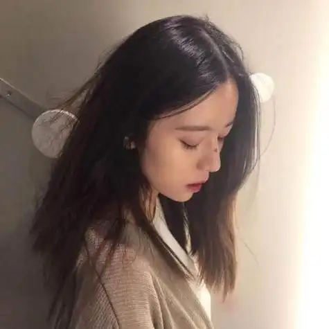 微信女生头像侧面蹲坐 女生头像图片大全 -【爱个性】