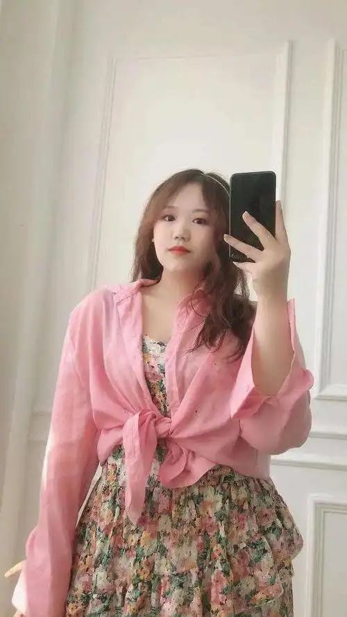 160cm130斤女生体型图 160cm130斤算胖吗?-图片大观-奇异网