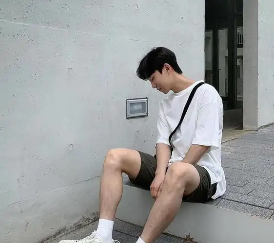 这样穿让你秒变清爽型男|短裤|t恤|长袜|穿搭|街头风_网易订阅