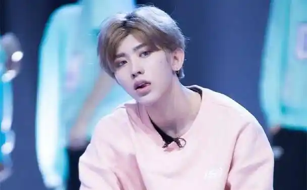 14岁的蔡徐坤,17岁的蔡徐坤,现在的蔡徐坤,整没整容一看便知_嘴巴_小