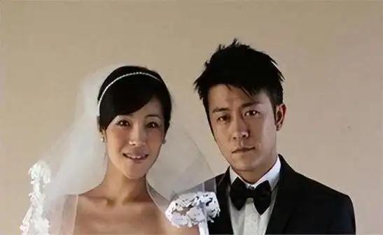 结婚后,林申对杨雨辰的感情非常专一,他们的婚姻生活持续了13年,始终