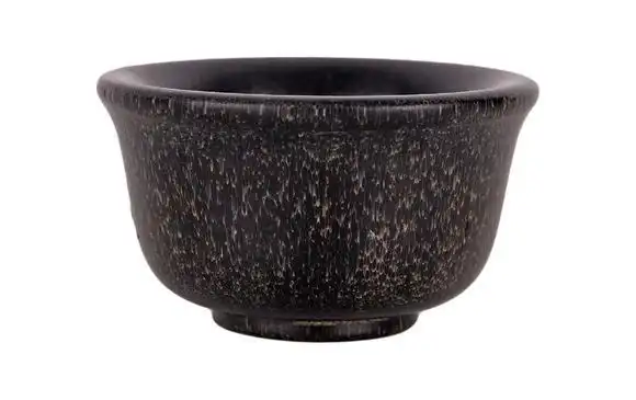 香港今是西伯利亚披毛犀角纯黑料小酒杯