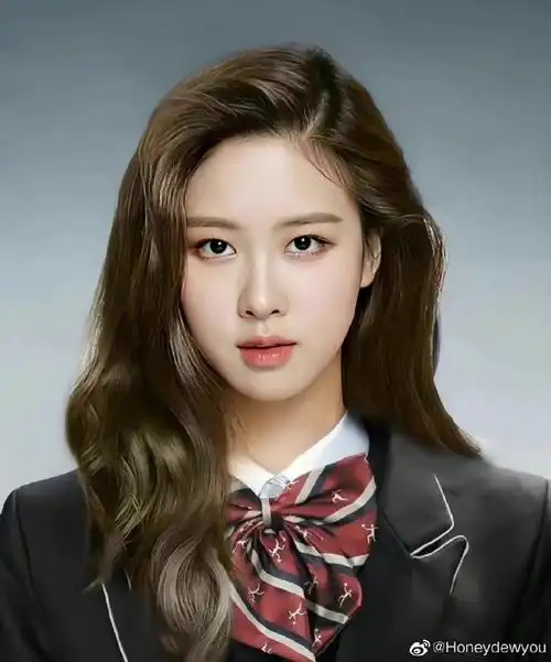 朴彩英的饭修证件照 这张脸太牛了 .