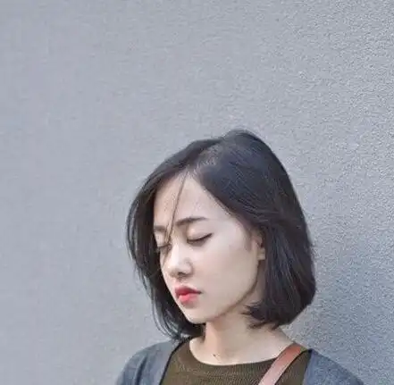 头小额头窄适合的减龄短发发型图片