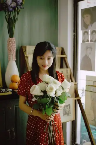 80年代文艺女青年出镜欣