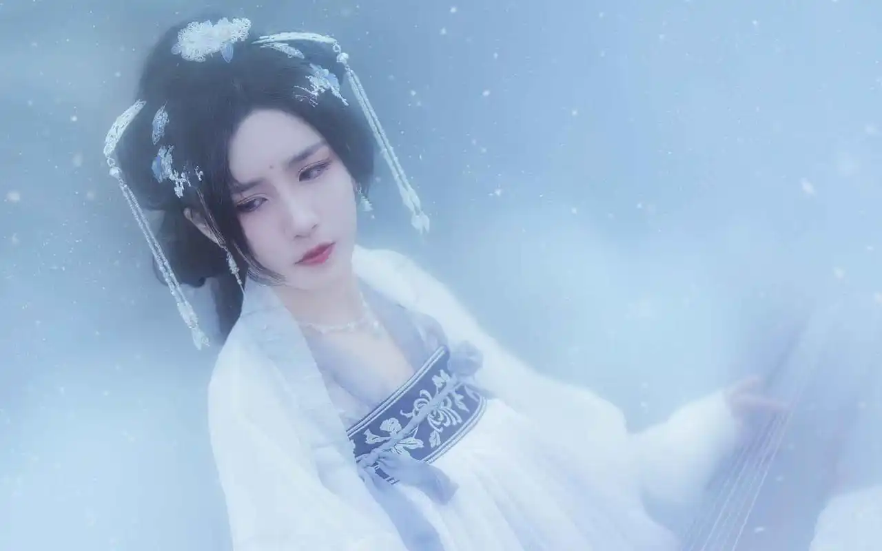 白衣古风美女雪中意境高清壁纸