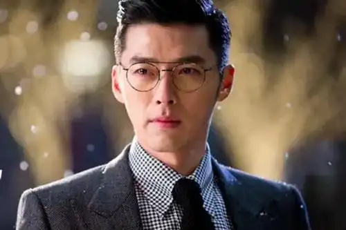 原创 现在男明星们流行的"眼镜杀",那都是玄彬五年前玩剩下的