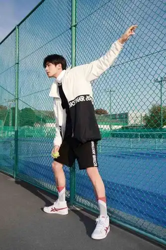 行走的衣架子宋威龙不愧是女神收割机日常穿搭帅爆表