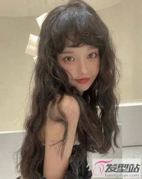 韩式蛋卷头中长发图片 发型可可爱爱软萌值和甜度爆表