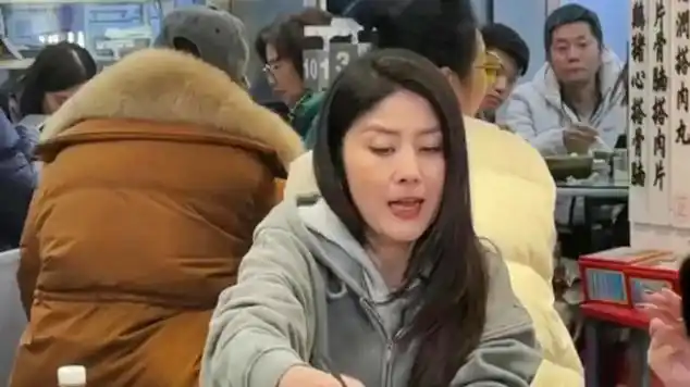 陈慧琳现身广州江南西,生图状态看不到皱纹,近照像40出头|广州市|娱乐