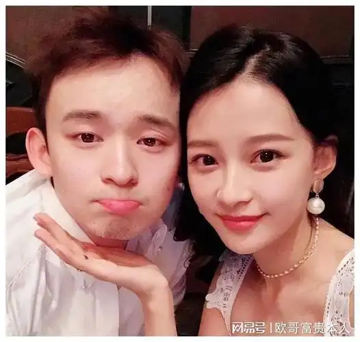 董子健再被质疑性取向和男助理带女儿出门状态亲密似一家三口