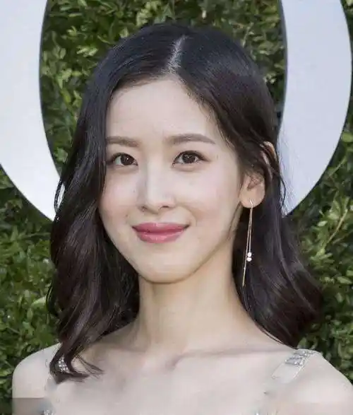 28岁奶茶妹妹章泽天公布喜讯美貌是通行证资本化才是硬道理