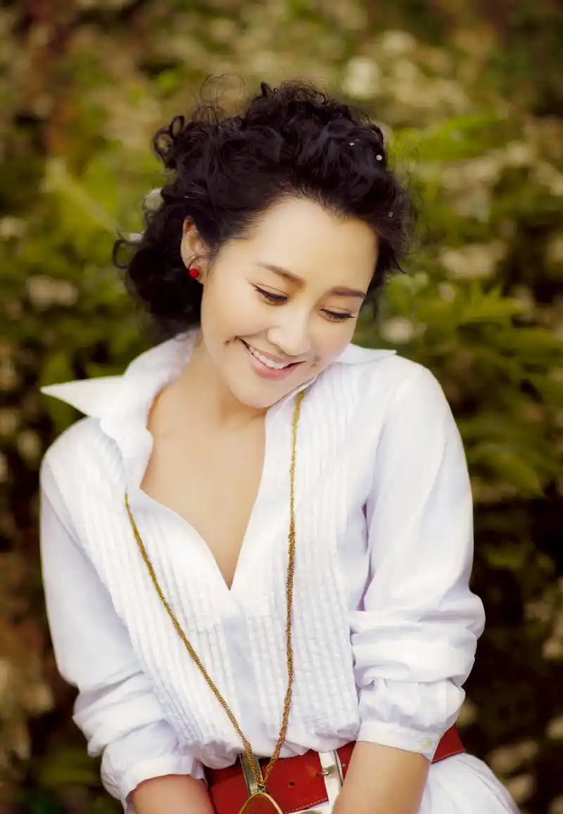 "风流成性,老少通吃",54岁仍旧未婚育的许晴,真的被封杀了?