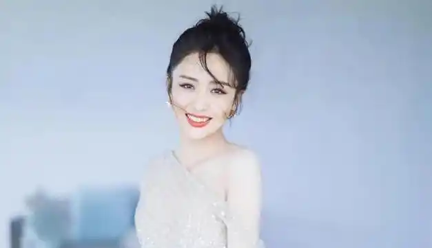 结婚10年丈夫出轨8次41岁的佟丽娅离婚不分家如今过得多潇洒