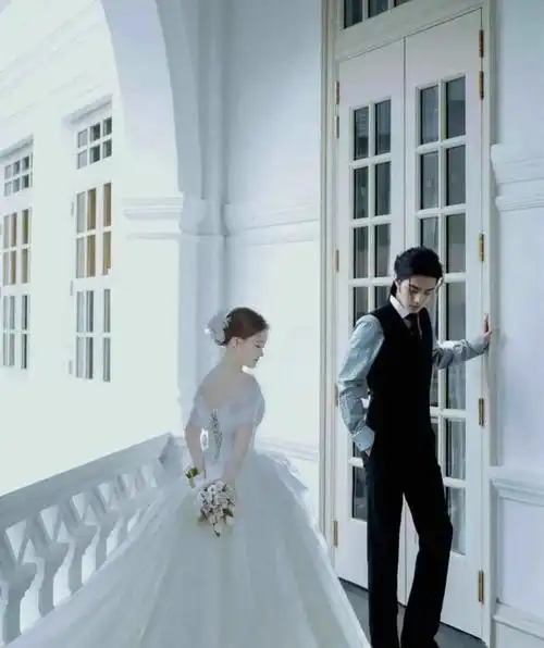 肖战的新加坡之旅归来后粉丝争做老婆注孤生预定