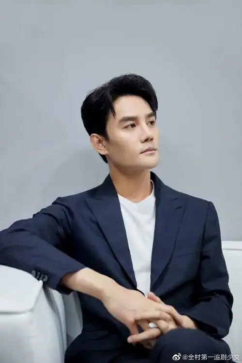 王凯初夏清爽大片