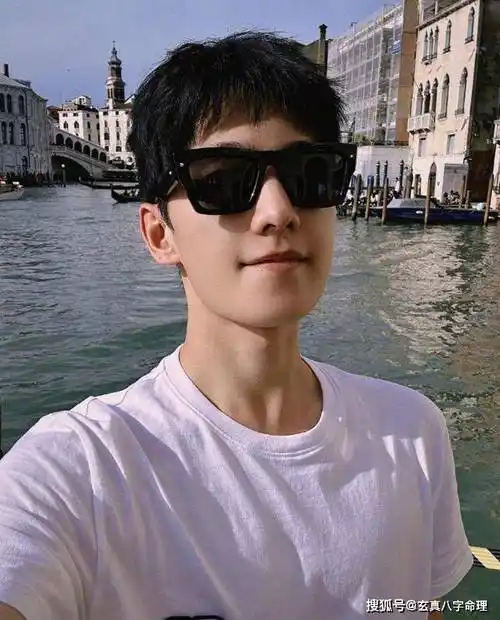 杨洋&乔欣聊天截图曝光,助理爆料恋情内幕!