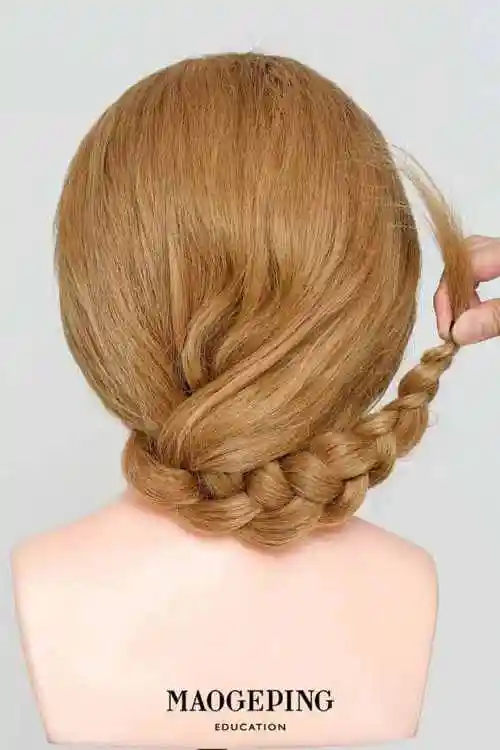 麻花辫子扫一扫自己脸型配发型