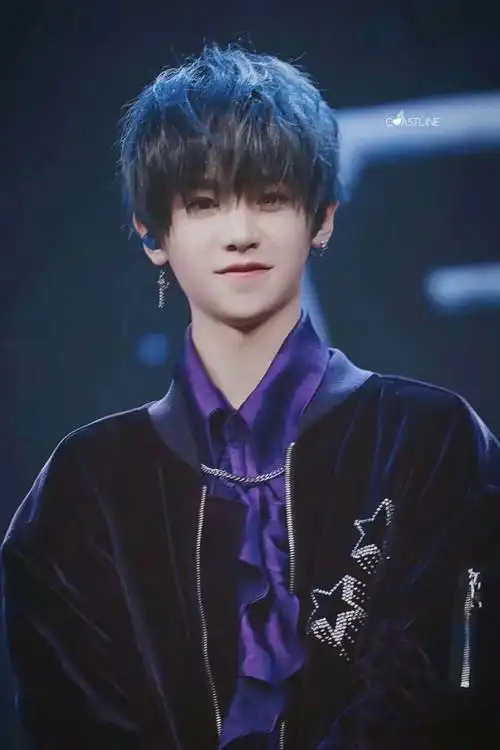 黄明昊justin甜斯汀赞评论更多