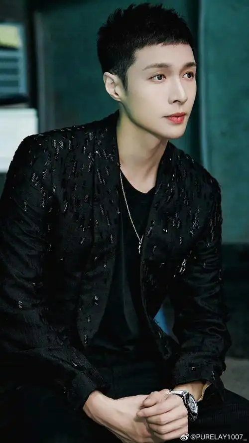 张艺兴[超话]##b&o全球品牌代言人张艺兴##张艺兴