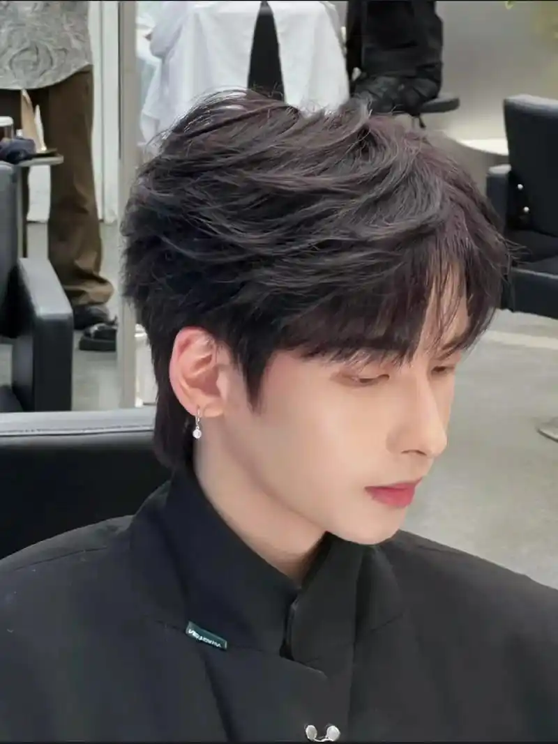 干净简约这个韩系微分发型帅到心巴里了 这个发型是韩 - 抖音