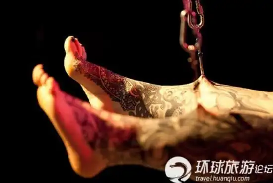 悬挂究竟是艺术还是自虐