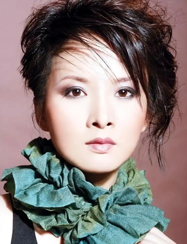 嫁演员师小红,丁克12年愁坏婆婆,谢兰39岁意外怀孕让全家乐开花