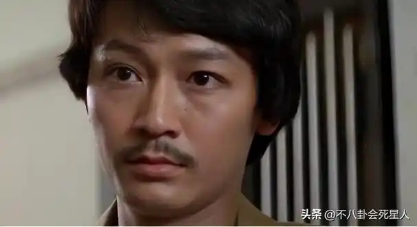 1 罗兰——87岁罗兰是香港著名的演员和歌手,她从还是学生的时候就