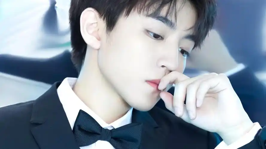 时尚帅气小鲜肉王俊凯迷人写真,高清图片,电脑桌面-壁纸族