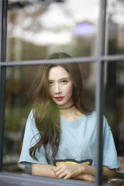 潘时七时装look惊艳 颜演俱佳领跑《延禧攻略》众美