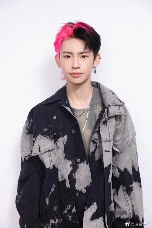 小鬼生图有多绝##小鬼第一天上班迟到