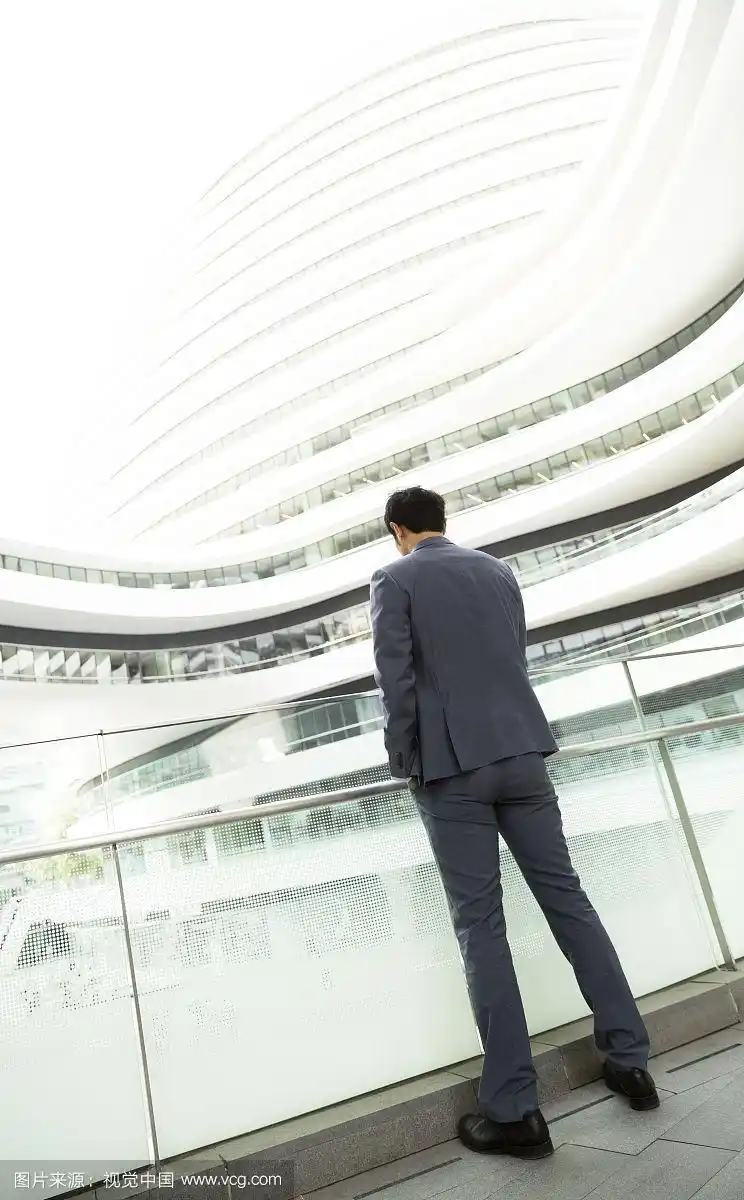 商务男士背影