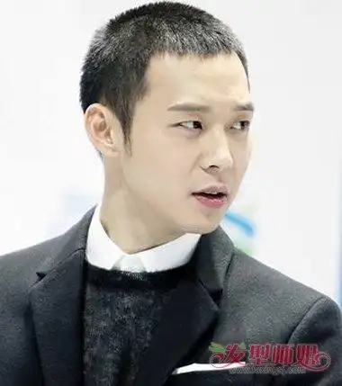 男生发型 男生短发 >> 剪头发教程小平头 平头发型的技巧(3) 2018-02